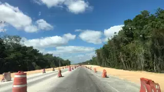 Se trata de un camino perimetral de 4 km de longitud, destinados exclusivamente al paso de siete minibuses eléctricos