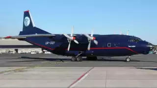 Testigos aseguran que salía humo del avión