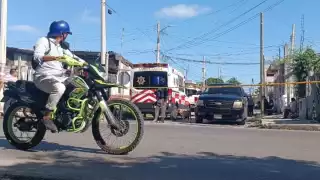 El joven acabó tumbado sobre el pavimento y pidiendo ayuda, pues recibió múltiples navajazos en la zona del abdomen y el pecho