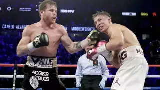Canelo Álvarez recibe insólita propuesta; fan le pide que le haga un hijo a su esposa: VIDEO