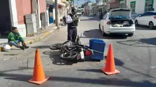 El conductor de la motocicleta quedó tendido sobre el pavimento