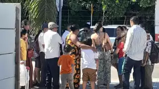 Los padres de familia exponen que es un peligro porque a tan sólo 20 metros de donde estará la cisterna para almacenar el combustible