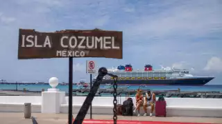 El Viking Polaris y el Viking Mars echarán ancla este viernes, con más de mil 300 pasajeros