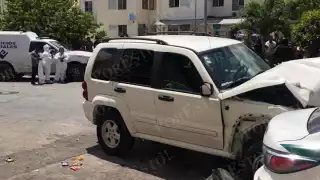 Testigos del accidente de inmediato retuvieron al conductor responsable del accidente