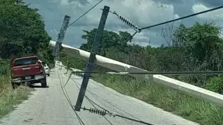 La caída de postes provocó un apagón en una comunidad de Candelaria