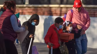 Edomex activa filtros sanitarios y pide cubrebocas en escuelas ante brote de sarampión en México
