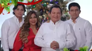 Joaquín Díaz Mena compartió el mensaje junto a su esposa Wendy y sus hijos Joaquín y Julián