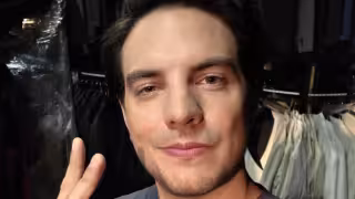 Vadhir Derbez reaparece junto a Eugenio Derbez tras denuncia en su contra