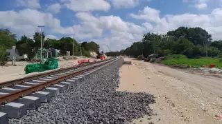 Actualmente se trabaja en un puente que atravesará dos colonias de Escárcega