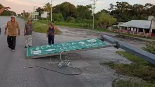 Bomberos llegaron al lugar para controlar el incendio