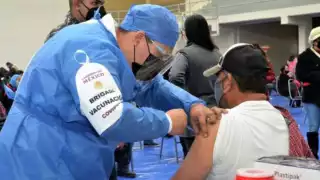 Un estudio publicado en la revista Salud Pública de México reveló la efectividad de la Estrategia Nacional de Vacunación contra COVID-19