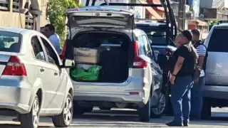 Agentes de la FGE catean viviendas en Cozumel