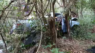 Pareja resulta lesionada tras salirse de la carretera Escárcega–Villahermosa