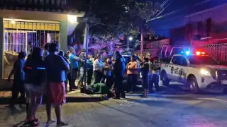 La joven se dirigía a misa cuando fue interceptada por dos hombres