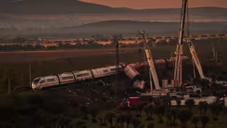 Choque de trenes en España: sube a 69 la cifra de muertos; continúan búsqueda de víctimas en Toledo