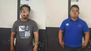 Los hombres fueron detenidos mientras el caso era turnado a sus jefes