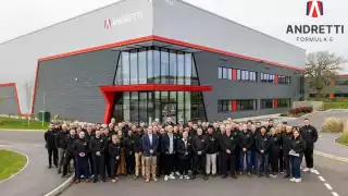 Las instalaciones se encuentra en el complejo del GP de Gran Bretaña