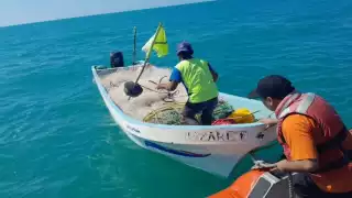Los pescadores se encontraban a 19 millas náuticas (35 kilómetros) al norte de Ciudad del Carmen, Campeche.