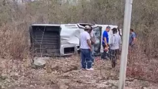 Los empleados de Protección Civil de Umán junto al Director fueron llevados a un hospital
