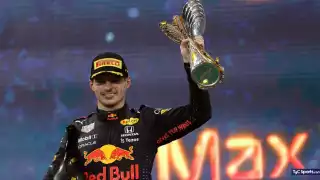 El piloto rebasó los límites de la pista por tercera ocasión y recibió una bandera blanca y negra