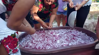 Con 400 kilos de cebolla, Chumayel  arranca el Dzan Cebolla  en honor al Cristo de la Transfiguración