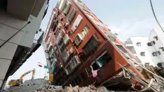 Equipos de rescate en Taiwán continúan búsqueda de personas luego del terremoto que dejó 13 víctimas