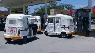 La diputada del PVEM, María José Osorio (círculo), dijo que los mototaxistas no son concesionarios son permisionarios