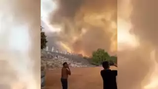 La columna se veía a kilómetros del lugar