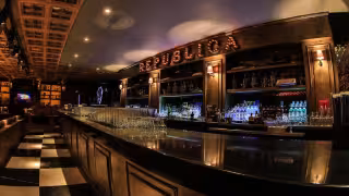 El empresario salió del bar República en Polanco y minutos después apareció muerto