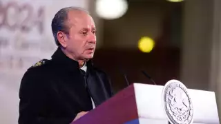 El secretario de Marina subrayó la continua búsqueda en el mar, incluyendo el rescate de personas, así como el análisis forense de objetos y osamentas