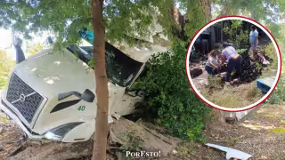 Volcadura de tractocamión con limón desata rapiña en la carretera Ciudad del Carmen–Villahermosa