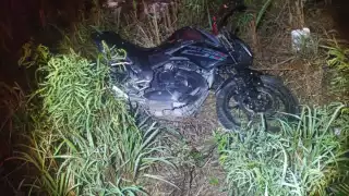 Ninguno portaba el casco protector y se dijo que tenían aliento alcohólico