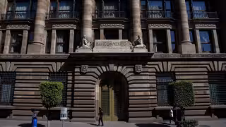 Banxico mantiene tasa de interés en 6.50%: inflación baja, pero persisten riesgos por conflictos globales y tipo de cambio