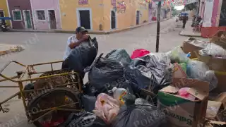 Cabecera municipal de Hecelchakán colapsa entre basura por más de 10 días sin recolección