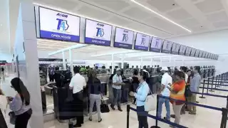 El ajuste a las concesiones aeroportuarias, beneficiará a los pasajeros, al reducir el costo de los servicios que impactan en el precio de los boletos de avión