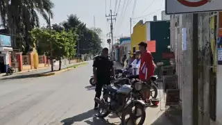 Algunos lugareños explicaron a los agentes locales que observaron a un vehículo a los lejos