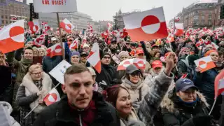 “Groenlandia no está en venta”: miles protestan en Dinamarca contra las amenazas de Trump