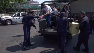 Se levanta bloqueo en el AICM: taxistas y policías se retiran tras casi tres horas de protesta