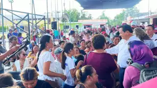 Joaquín Díaz Mena recorrió las calles del municipio de Sudzal