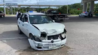 El conductor del auto no respetó su alto correspondiente