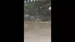 Toro persigue a vaquero durante la fiesta tradicional de San Isidro labrador en Chocholá: VIDEO