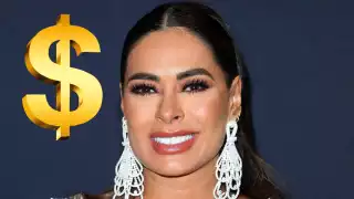 El primer programa televisivo que condujo fue en el canal de cable sobre música llamado Ritmoson Latino