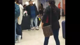 El migrante fue recibido por su mamá, esposa, hija y sobrinas