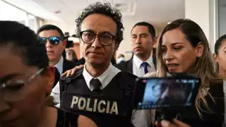 Christian Zurita también es periodista y trabajo de cerca con Fernando Villavicencio