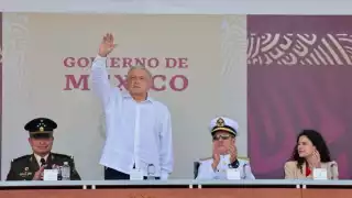Exportadora de Sal queda a salvo de privatizaciones;
hoy es patrimonio de los mexicanos: presidente
