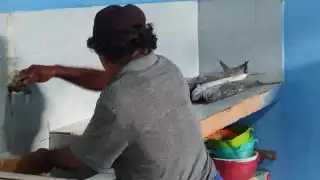 Los comerciantes afirman que la demanda de sus productos ha sido baja durante la Cuaresma y un alza les afectaría aún más