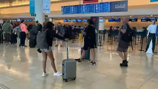 Las cancelaciones fueron hacia Bogotá y Chicago