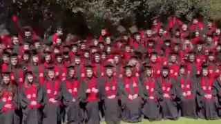 Colapsan gradas de la Ibero campus CDMX durante foto de graducación