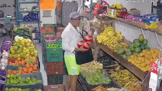 Buscan a sujeto señalado de llevarse  quesos de bola de un negocio en Río Lagartos