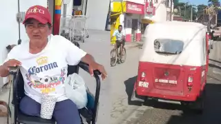 “Mototaxistas me discriminan”:  Hombre en silla de ruedas afirma que se niegan a darle servicio en Sabancuy porque lo ven como una molestia